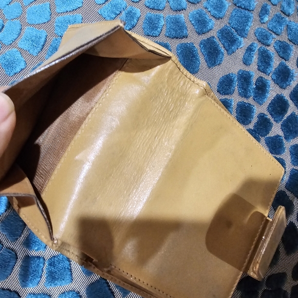 Authentic Celine Kiss lock wallet - Picture 5 of 8